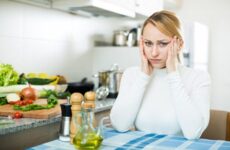 Alimentos que provocan migrañas y dolor de cabeza Alimentos que provocan migrañas y dolor de cabeza