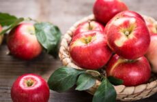 Beneficios saludables de comer manzana