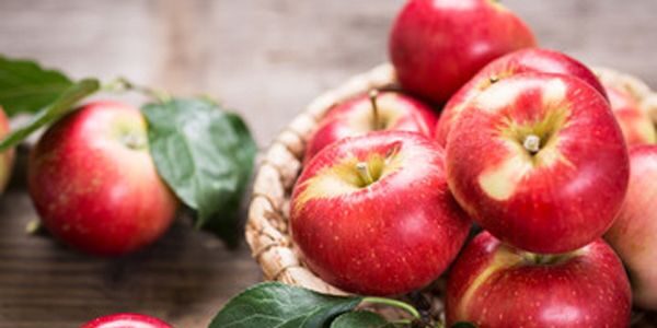 Beneficios saludables de comer manzana